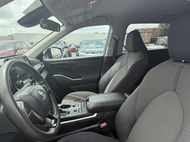 used 2020 Toyota Highlander car, priced at $27,425
