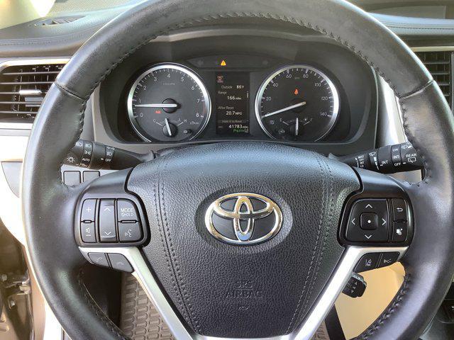 used 2019 Toyota Highlander car, priced at $30,766