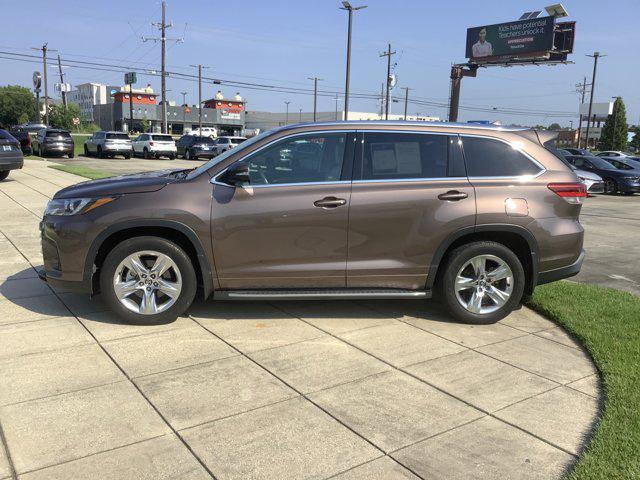 used 2019 Toyota Highlander car, priced at $30,766