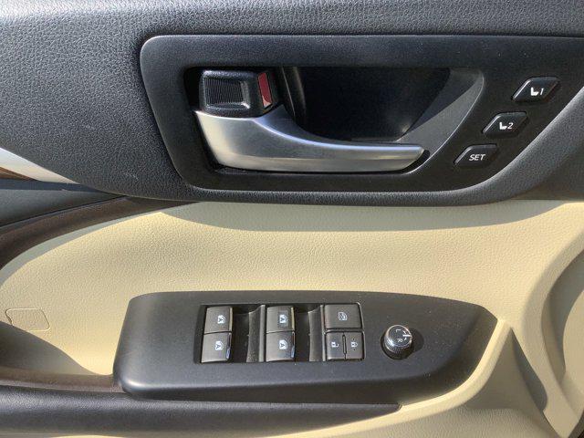 used 2019 Toyota Highlander car, priced at $30,766