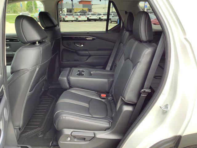 new 2025 Honda Pilot car, priced at $49,405