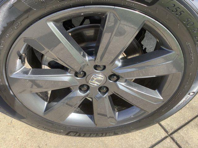 used 2025 Honda Pilot car, priced at $35,966
