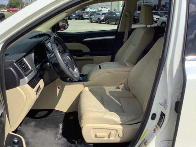 used 2015 Toyota Highlander car, priced at $16,266