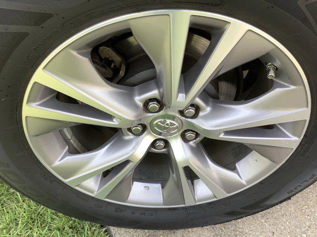 used 2015 Toyota Highlander car, priced at $16,266