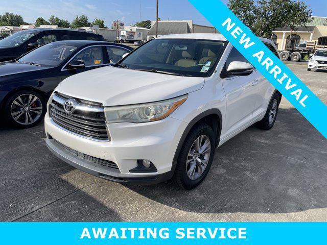 used 2015 Toyota Highlander car, priced at $16,766