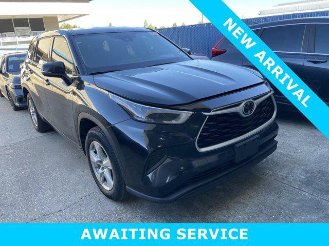 used 2022 Toyota Highlander car, priced at $27,866