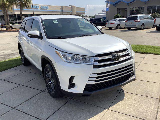 used 2019 Toyota Highlander car, priced at $26,166