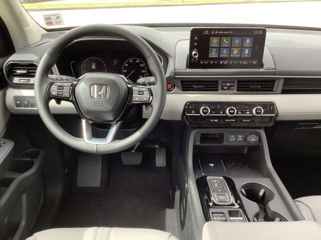 new 2025 Honda Pilot car, priced at $45,405