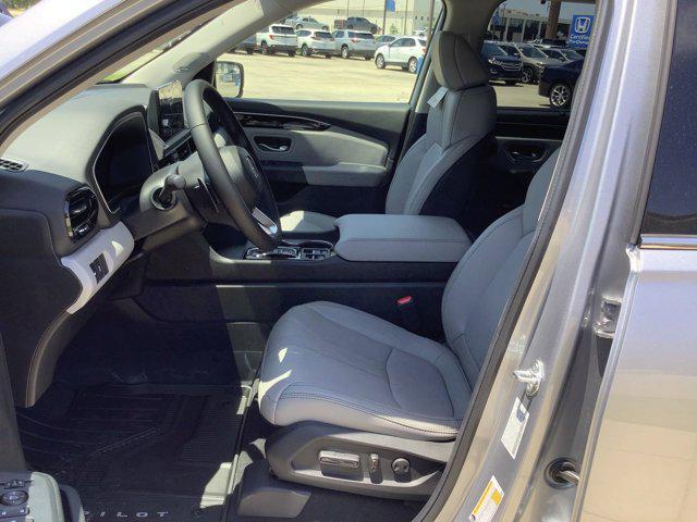 new 2025 Honda Pilot car, priced at $48,950