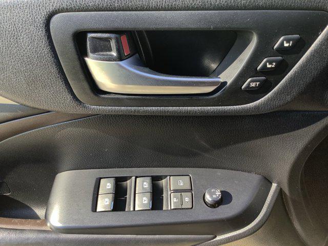 used 2018 Toyota Highlander car, priced at $21,866