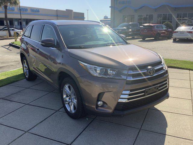 used 2018 Toyota Highlander car, priced at $21,866