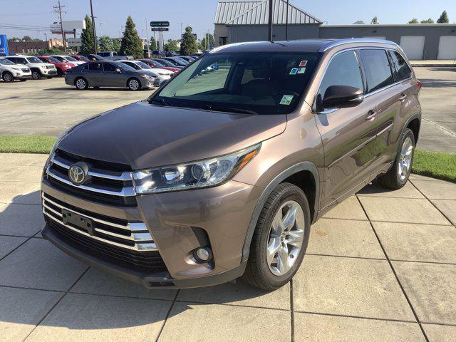 used 2018 Toyota Highlander car, priced at $21,866