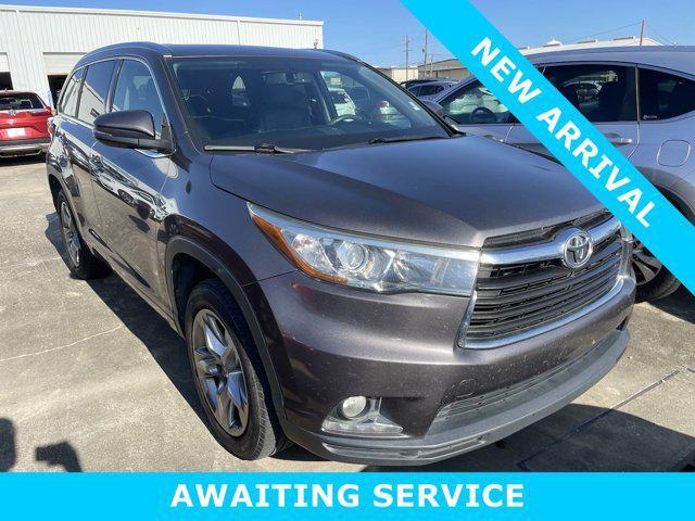 used 2015 Toyota Highlander car, priced at $18,766