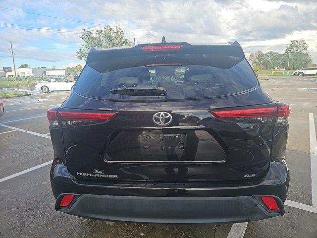 used 2021 Toyota Highlander car, priced at $31,533