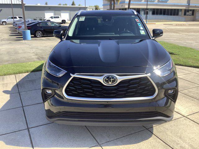 used 2022 Toyota Highlander car, priced at $32,933