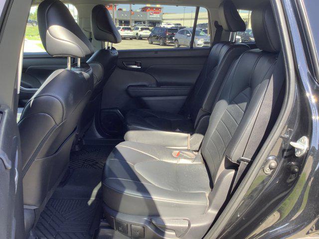 used 2022 Toyota Highlander car, priced at $32,933