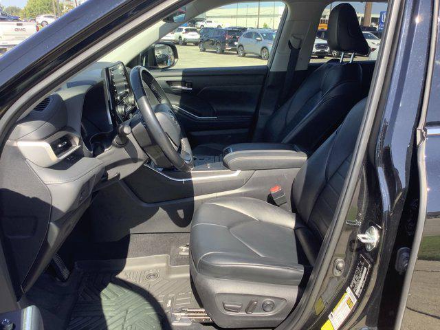 used 2022 Toyota Highlander car, priced at $32,933