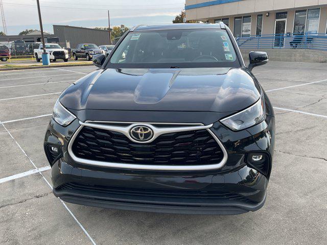 used 2022 Toyota Highlander car, priced at $32,933
