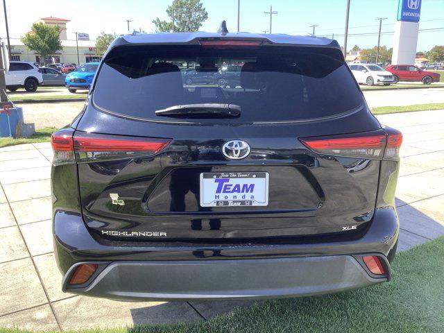 used 2022 Toyota Highlander car, priced at $32,933