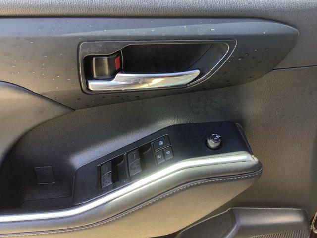 used 2022 Toyota Highlander car, priced at $32,933