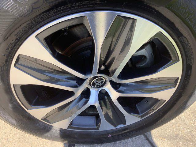 used 2022 Toyota Highlander car, priced at $32,933