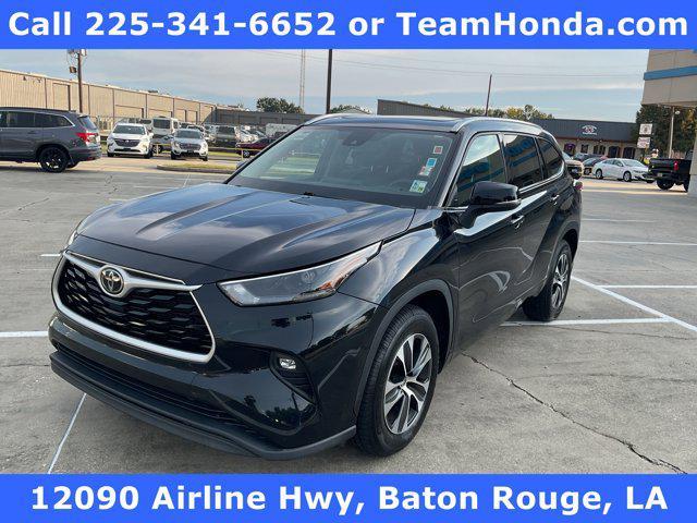 used 2022 Toyota Highlander car, priced at $33,533