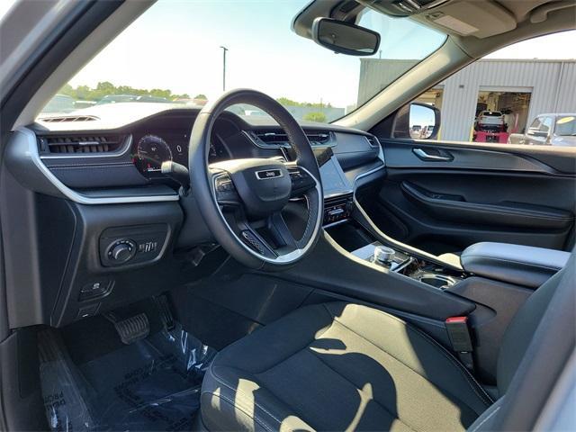 used 2023 Jeep Grand Cherokee car, priced at $25,834