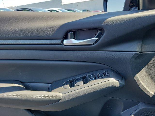 new 2025 Nissan Altima car