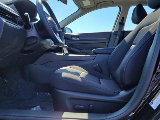 new 2025 Nissan Altima car