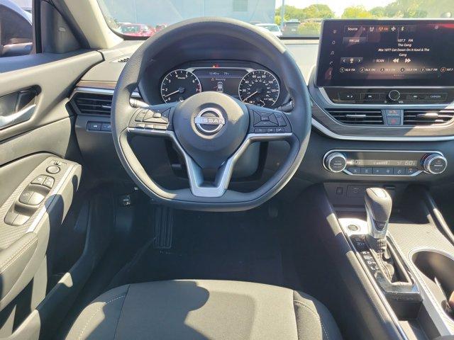 new 2025 Nissan Altima car