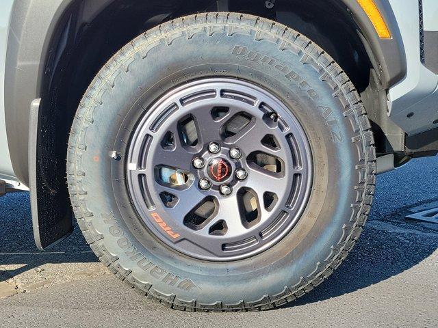 new 2025 Nissan Frontier car