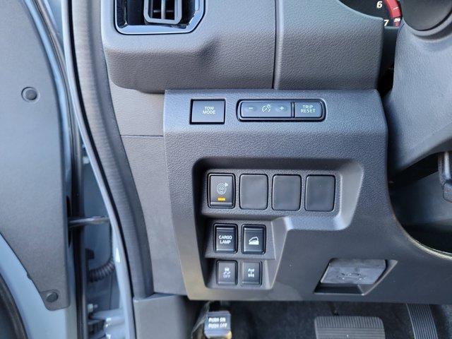 new 2025 Nissan Frontier car