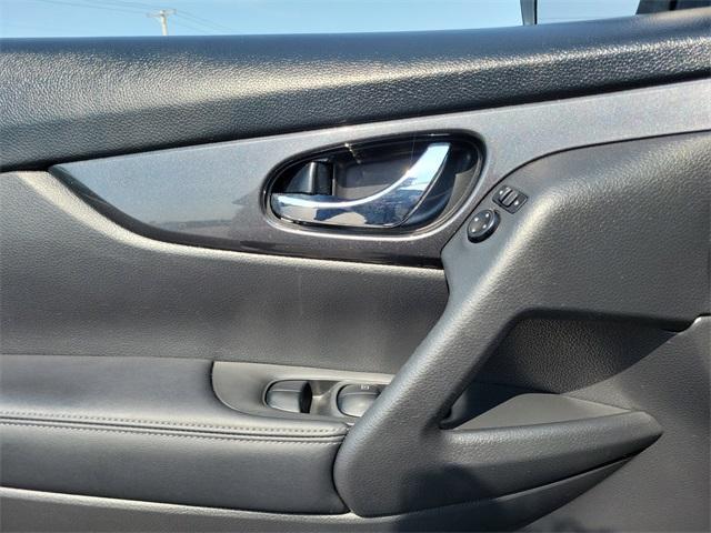 used 2019 Nissan Rogue car, priced at $15,911