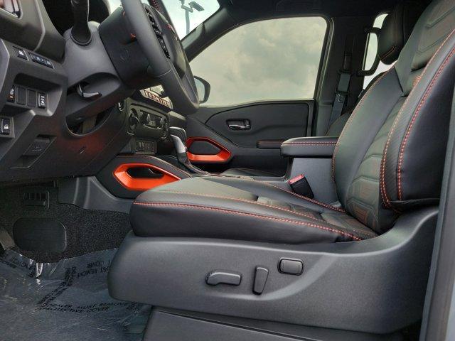new 2025 Nissan Frontier car