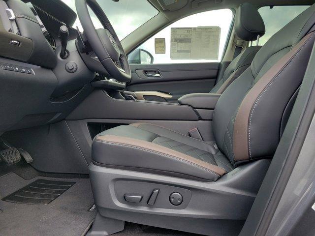 new 2025 Nissan Pathfinder car