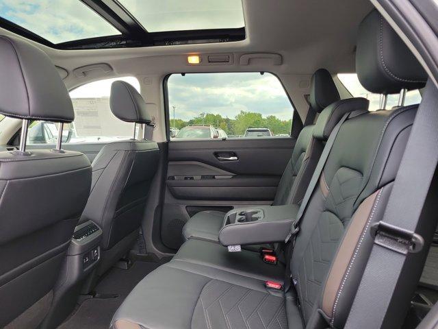 new 2025 Nissan Pathfinder car