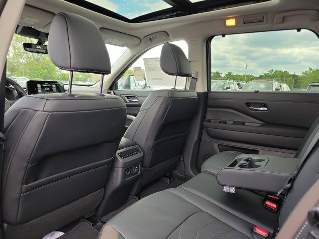 new 2025 Nissan Pathfinder car