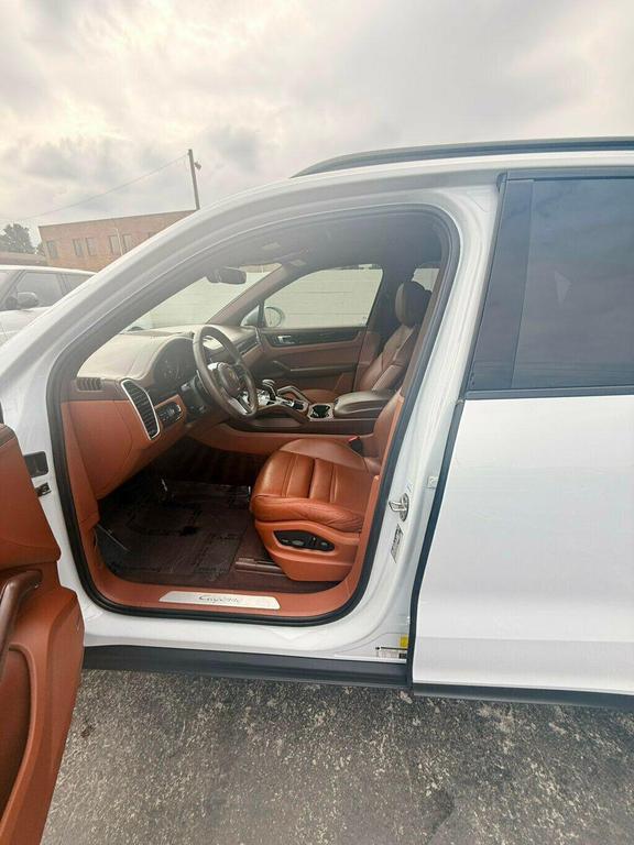 used 2022 Porsche Cayenne car, priced at $53,881