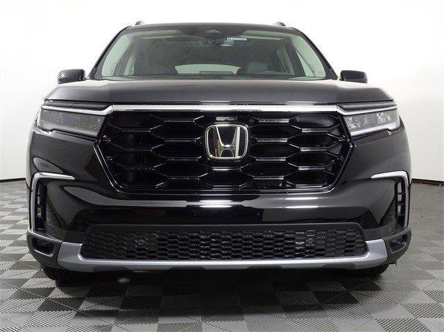 new 2025 Honda Pilot car, priced at $46,232