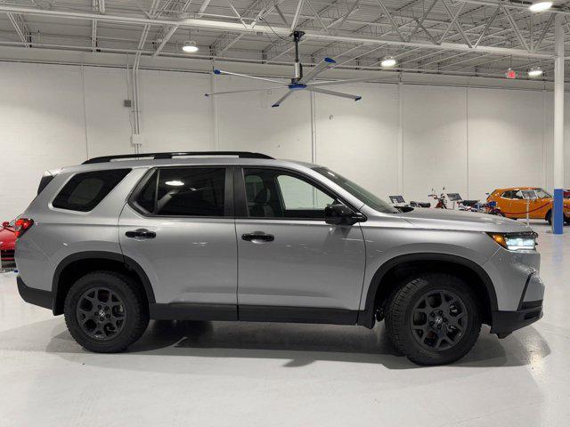 new 2025 Honda Pilot car, priced at $47,553