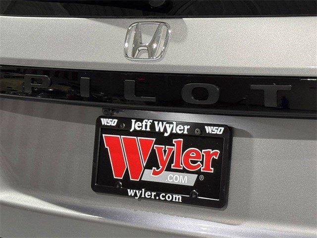 new 2025 Honda Pilot car, priced at $48,350