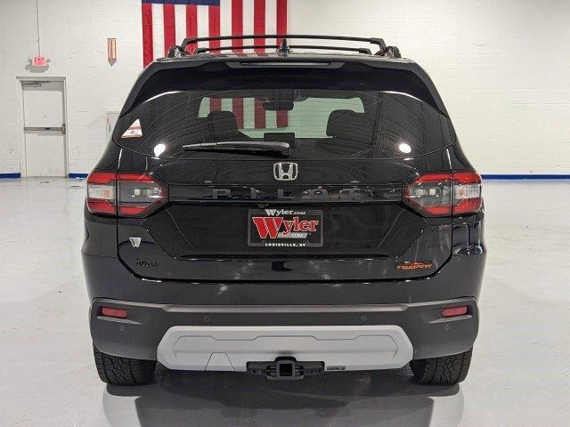 new 2025 Honda Pilot car, priced at $46,833