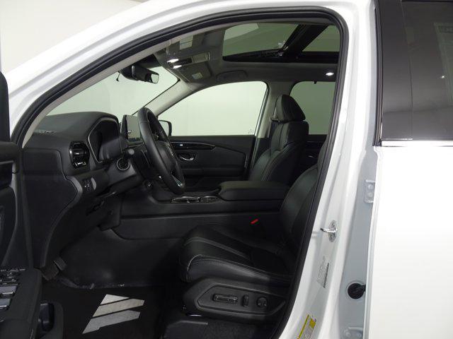new 2025 Honda Pilot car, priced at $47,085