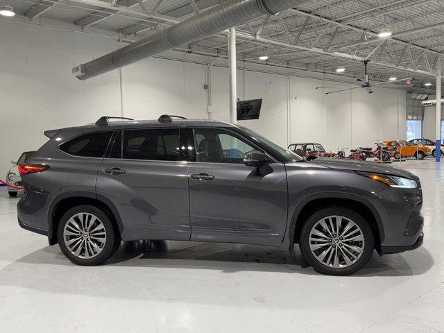 used 2022 Toyota Highlander Hybrid car, priced at $36,829