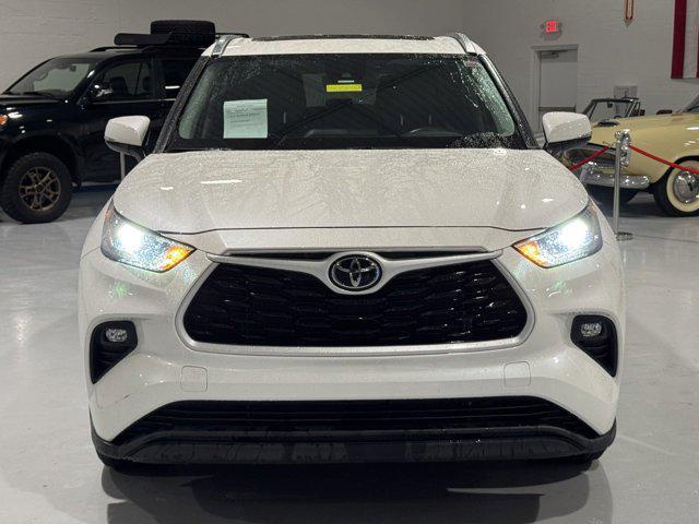 used 2021 Toyota Highlander car, priced at $33,314