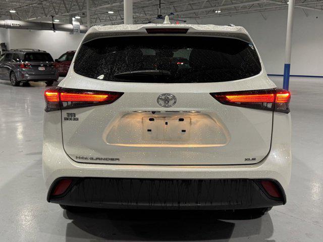 used 2021 Toyota Highlander car, priced at $33,314