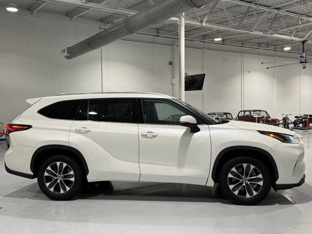 used 2021 Toyota Highlander car, priced at $33,314