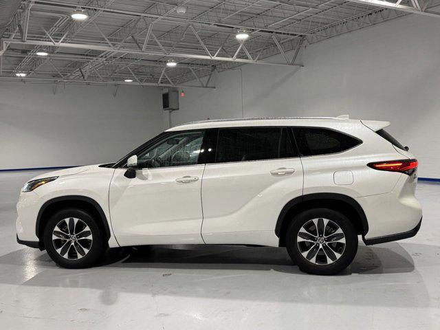 used 2021 Toyota Highlander car, priced at $33,314