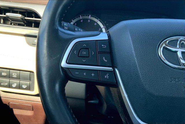 used 2022 Toyota Highlander car, priced at $38,293