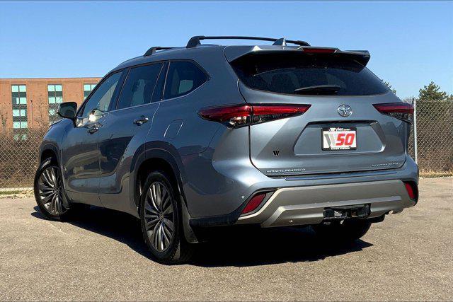 used 2022 Toyota Highlander car, priced at $38,293